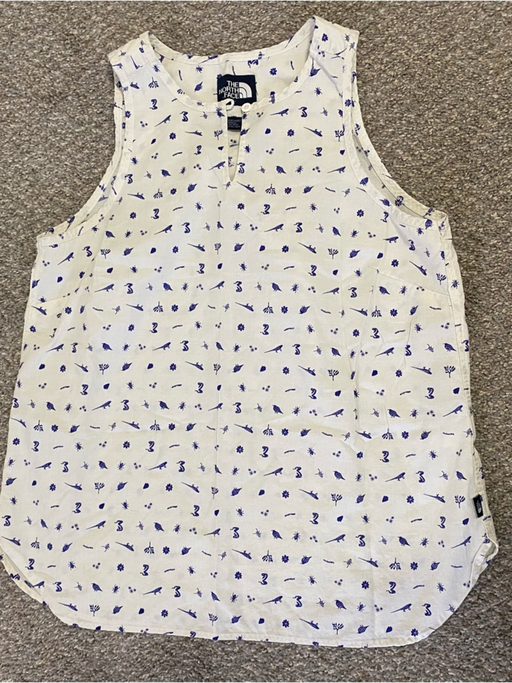 The North Face Women’s Medium Desert Animal Theme Sleeveless Shirt EUC